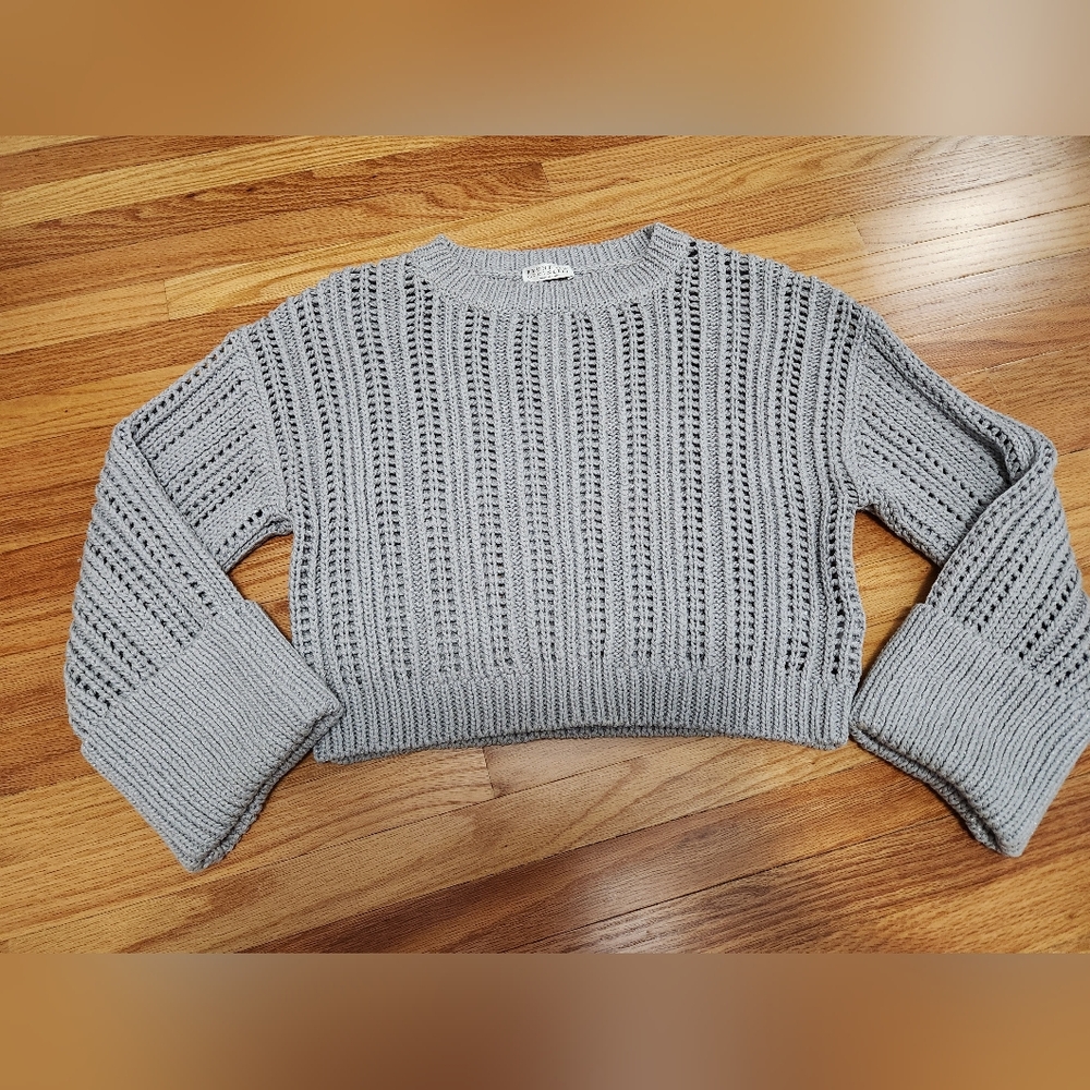 Women’s Light Gray Open-Knit Cropped Sweater